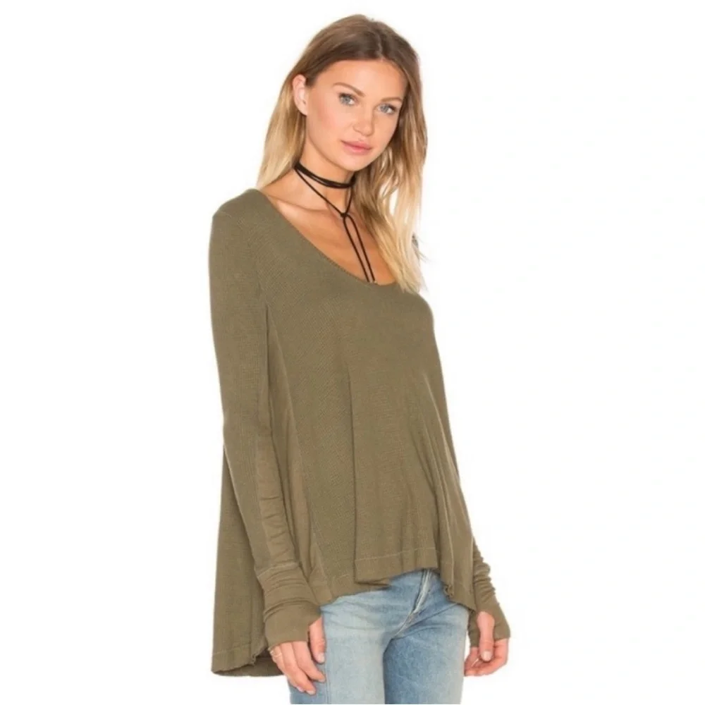 Free People Malibu Thermal‎ Waffle Knit Long Sleeve Olive Thumbholes Medium